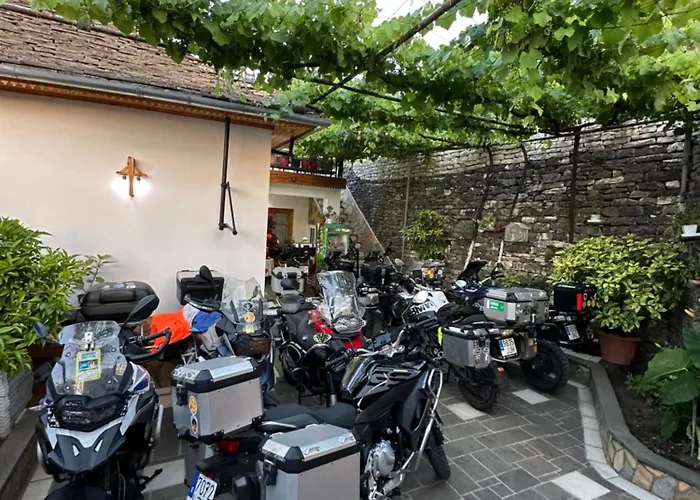 Kore 招待所 Gjirokastër